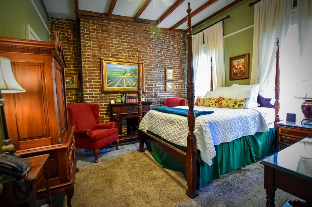 Savannah Bed & Breakfast Inn ภายนอก รูปภาพ